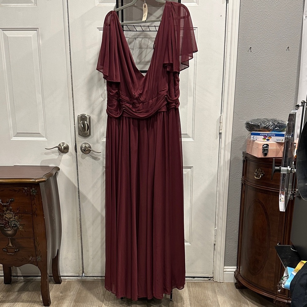 Elegant Burgundy Evening Gown